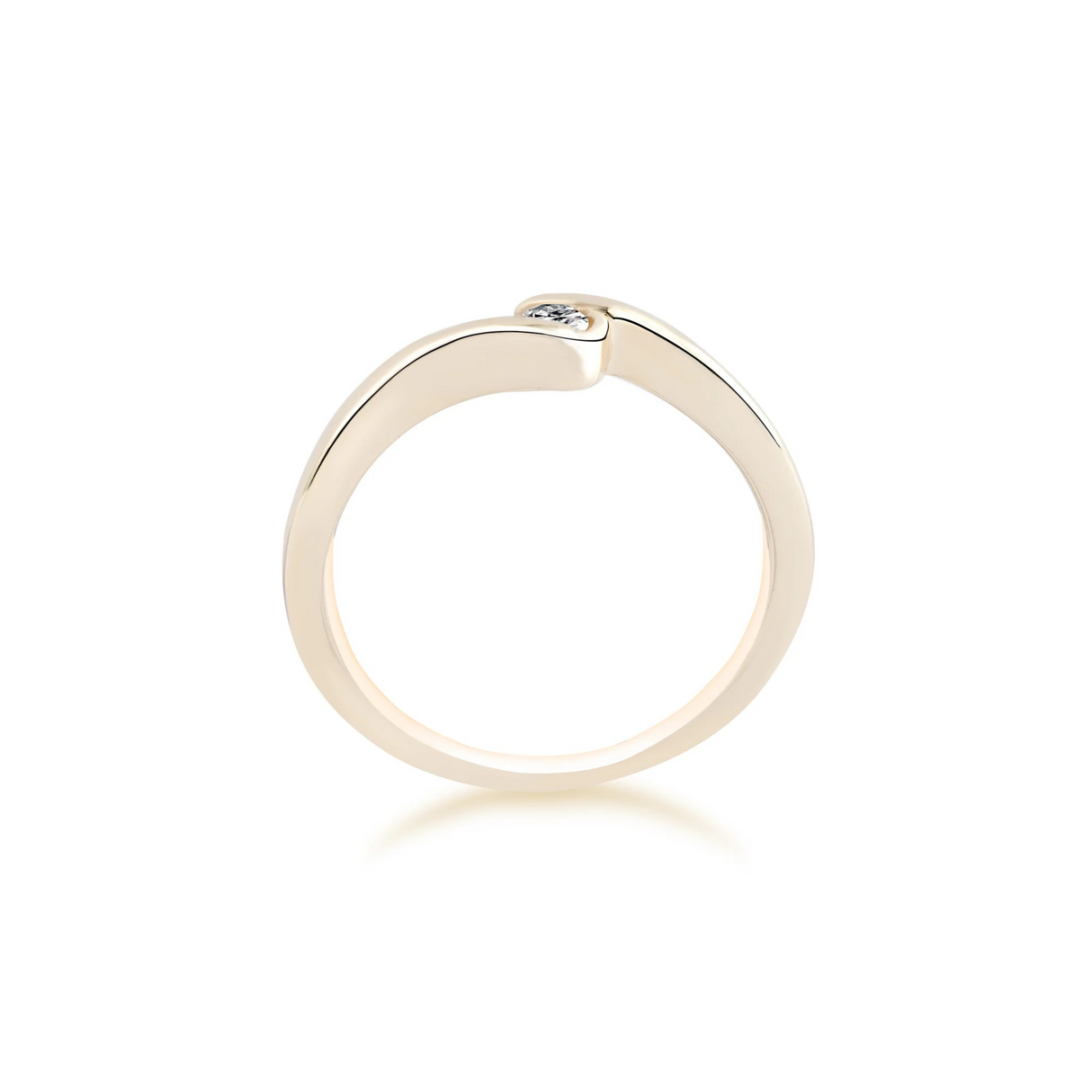 Złota Subtelność- pierścionek z diamentem 0,08 ct