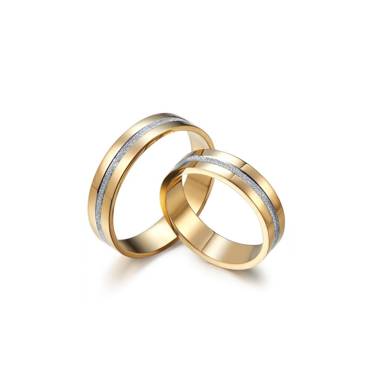 Ślubne obrączki ozdobione delikatnym paseczkiem