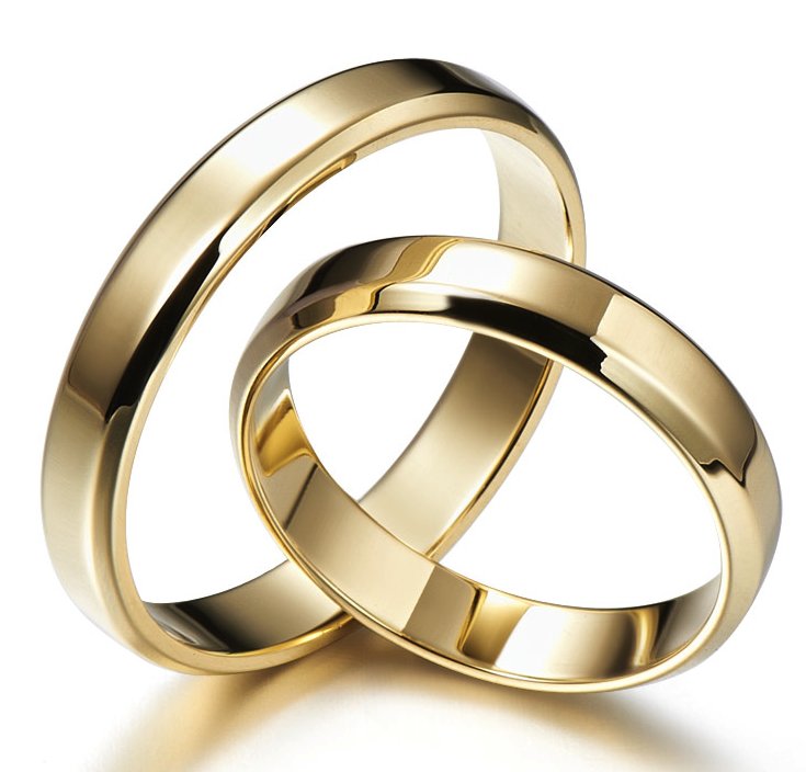 Sun rays enchanted in golden rings