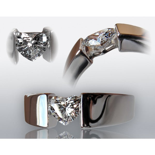 Pierścionek z diamentem w szlifie serca - różne widoki