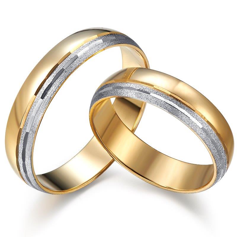 Artful gold wedding rings