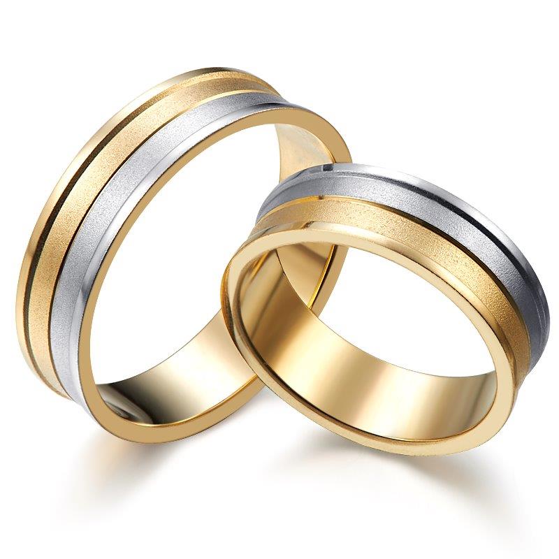Wedding rings made of two colors of gold