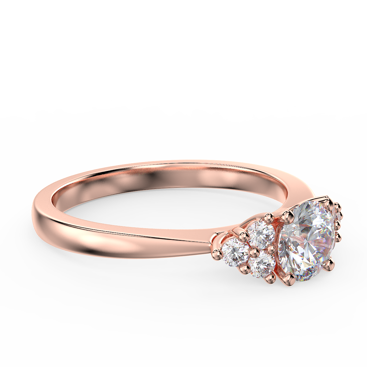 Pierścionek zaręczynowy Królowej Anny z różowego złota z diamentami o masie 0,62 ct - widok z boku pod kątem