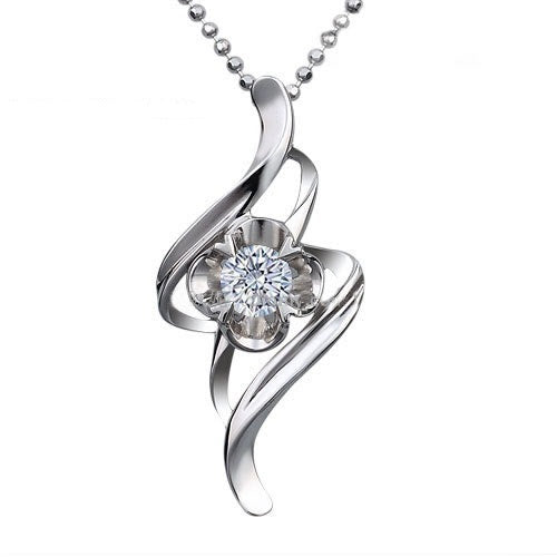 Gold pendant with diamond