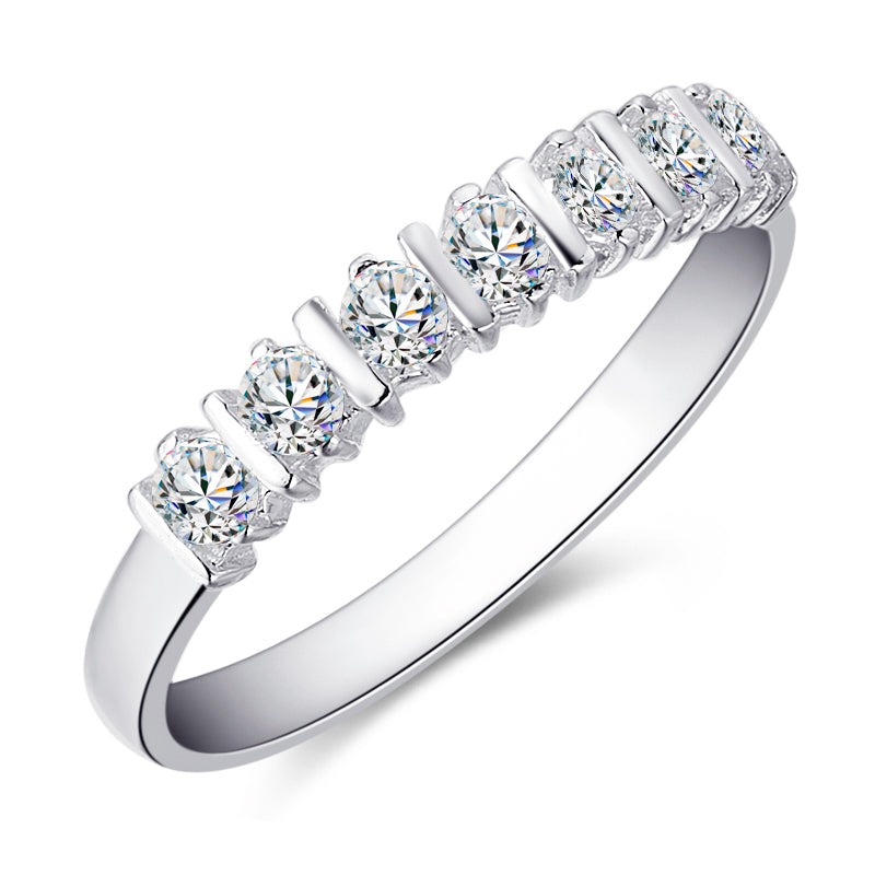 Złoty pierścionek zaręczynowy z diamentem 0,42ct - widok z boku