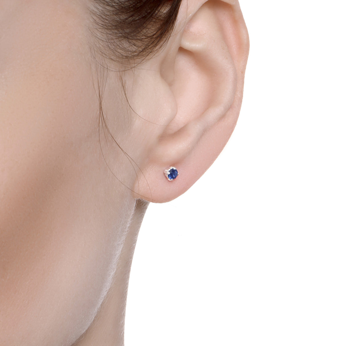 Light earrings with beautiful sapphires