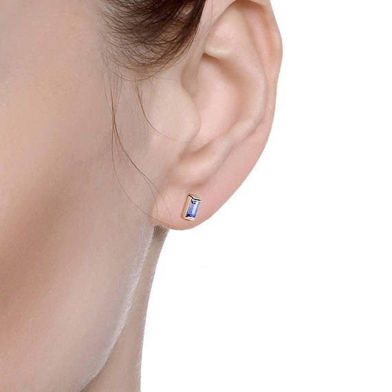 Gold earrings with natural sapphires