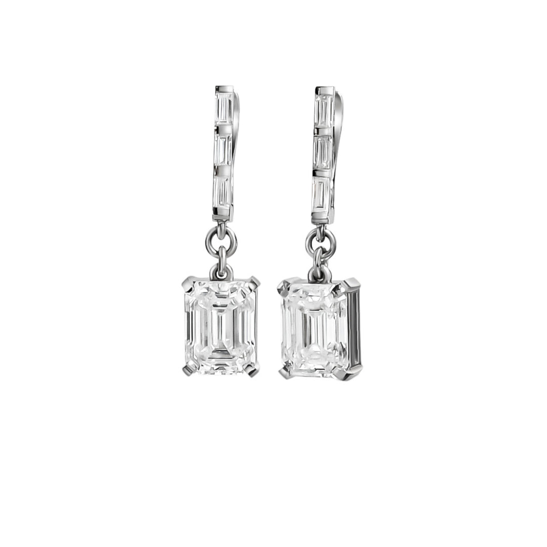 Earrings with emerald-cut diamonds