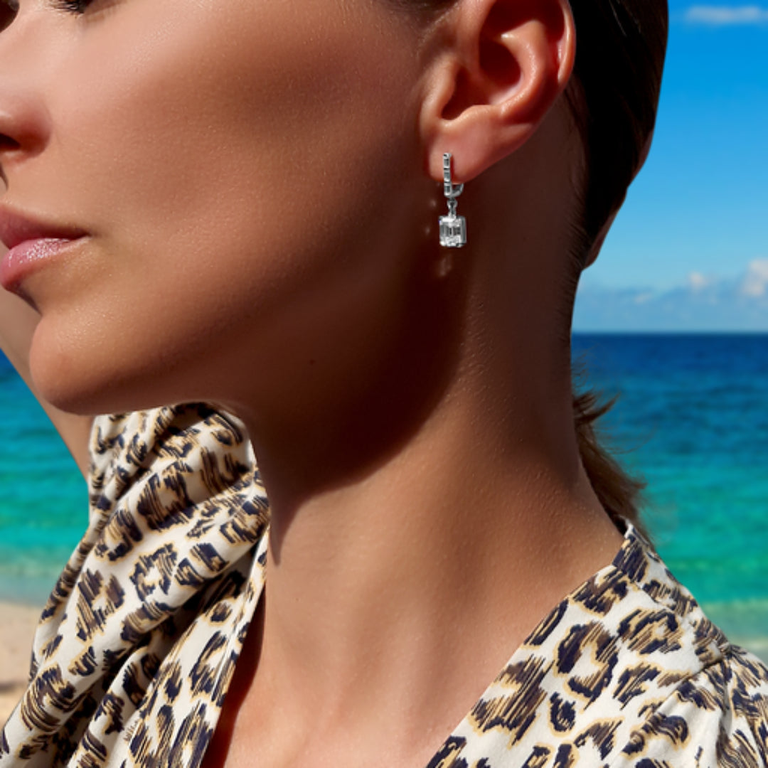 Earrings with emerald-cut diamonds