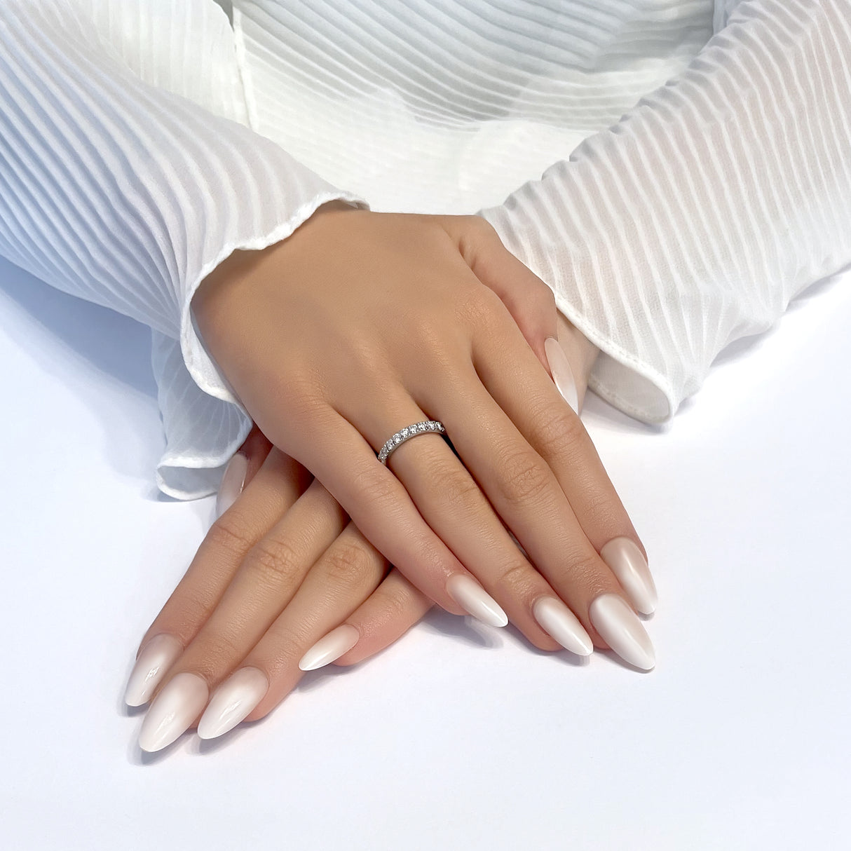 Lightline - Diamond wedding ring in white gold