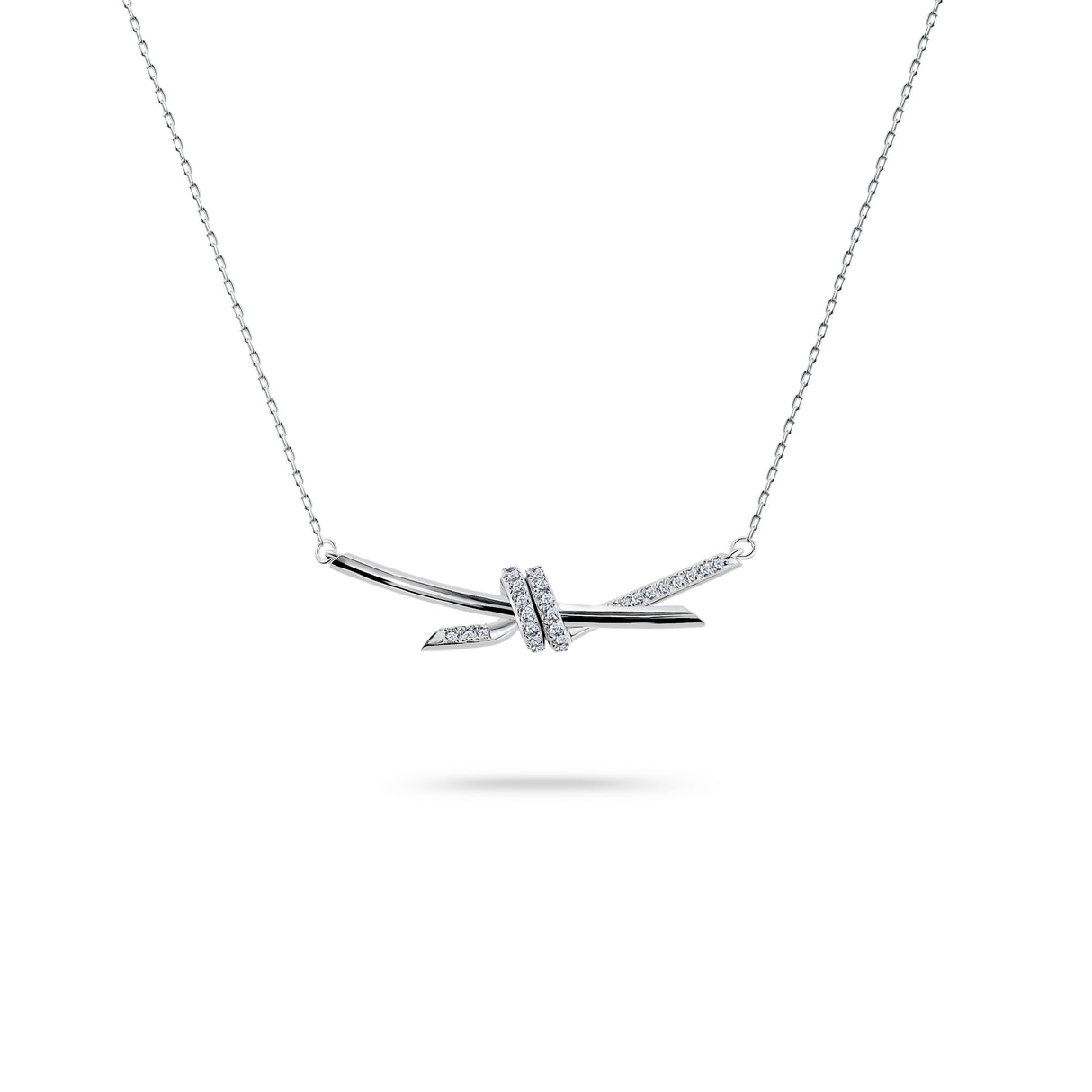 Golden Knot pendant with chain in white gold