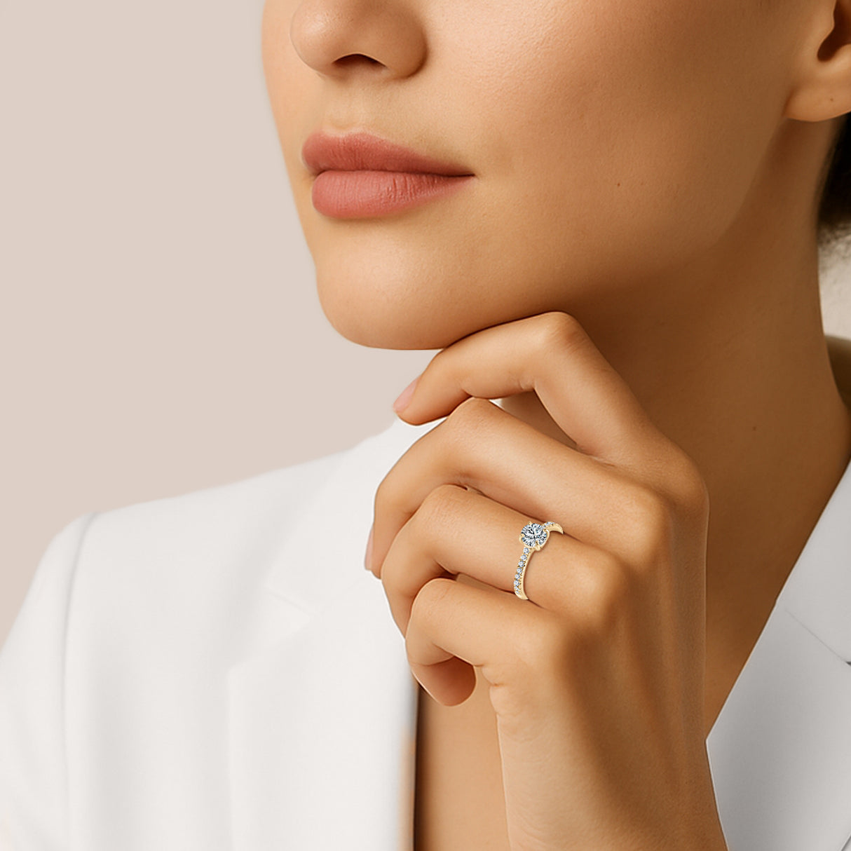 Éclat Blanc - classic ring with 0.70 ctw diamonds