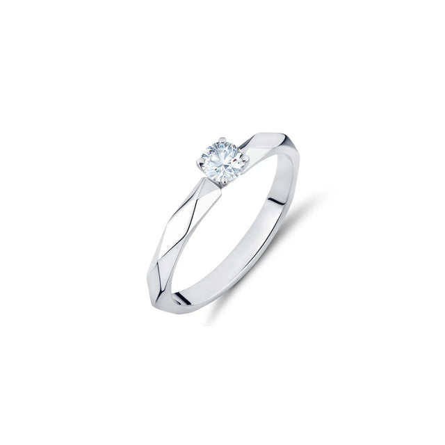 Geometryczny złoty pierścionek z diamentem