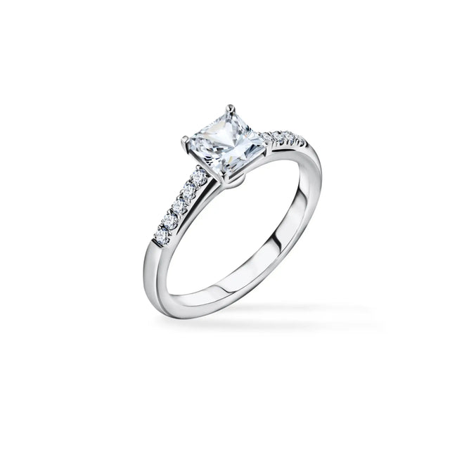 Royal Elegance - Pierścionek z diamentem o szlifie princess cut
