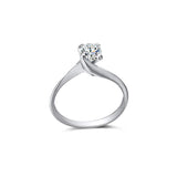 Złoty pierścionek zaręczynowy z diamentem 0,45ct