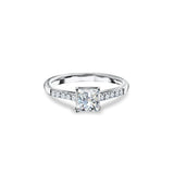 Royal Elegance - Pierścionek z diamentem o szlifie princess cut