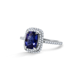 Royal Blue — pierścionek z szafirem w szlifie cushion i podwójnym halo diamentów