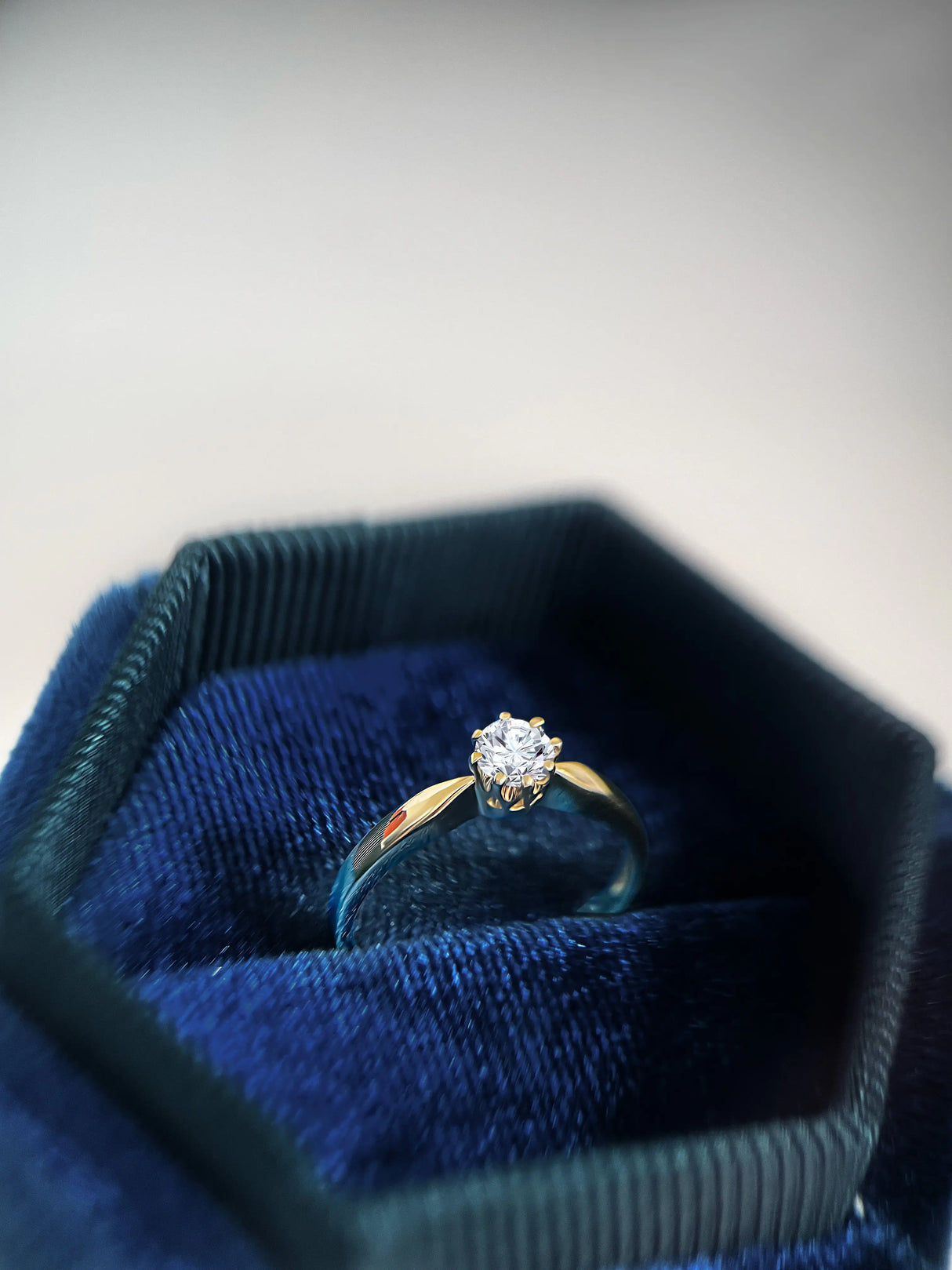 Klasyczny pierścionek zaręczynowy z diamentem 0,30 ct